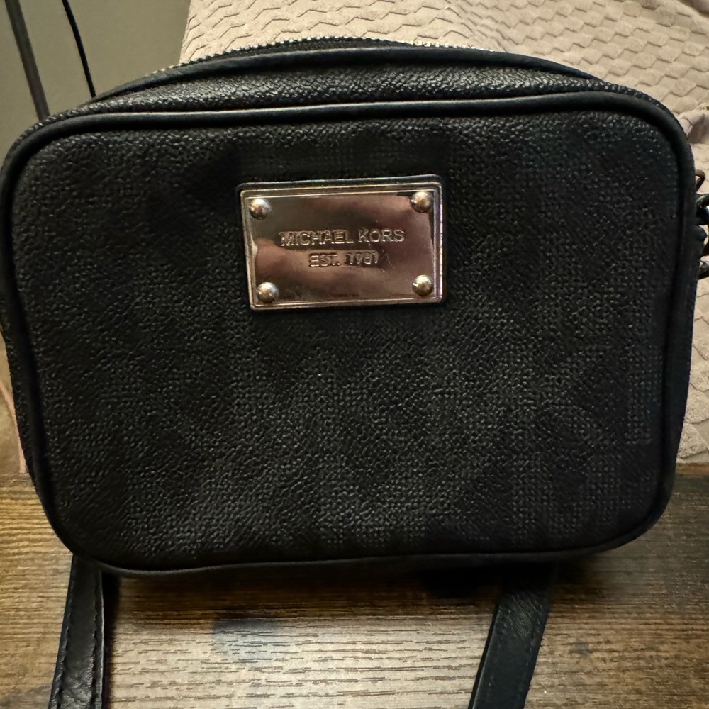 Auth Michael Kors crossbody